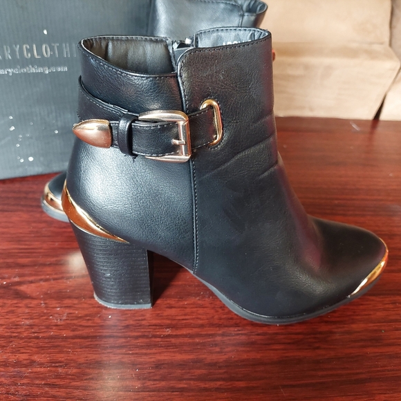 Black Ankle Gold Plated Tirms front Heels - Picture 9 of 13